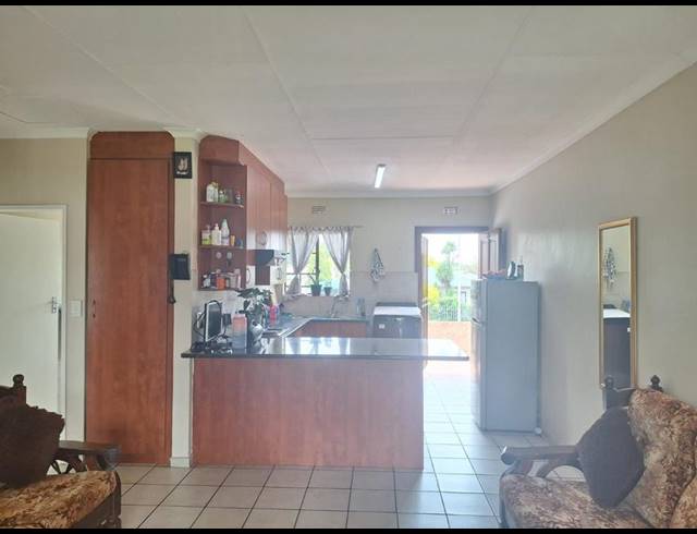 2 BEDROOM TOWNHOUSE FOR SALE IN DALVIEW